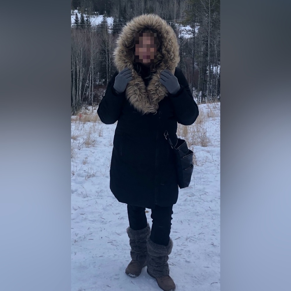 Women's Black Puffer Coat with Faux Fur Trim